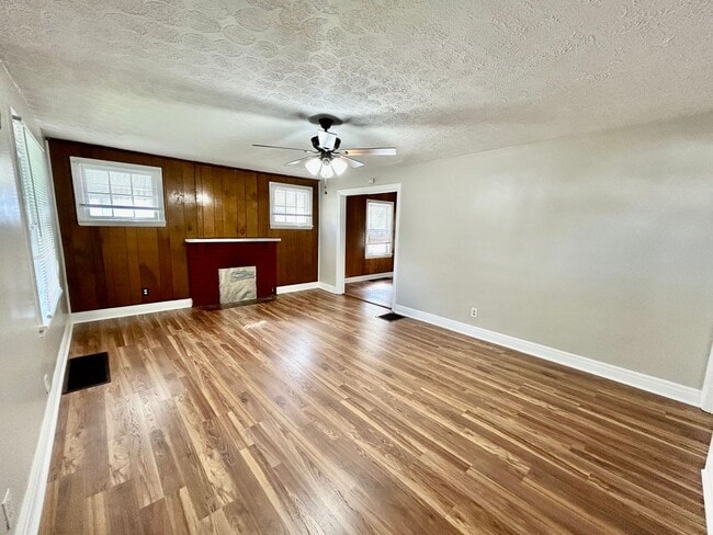 Photo - Beautiful Home in Castlewood!!