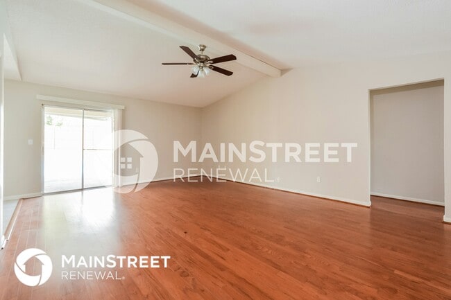 Photo - 6331 Undine Way