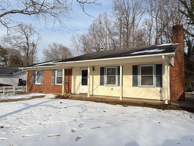 Photo - 3 Bedroom, 2 Bathroom House in Burlington!