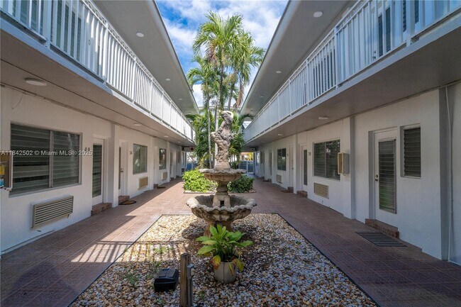 Building Photo - 7640 Carlyle Ave Unit 10A Rental