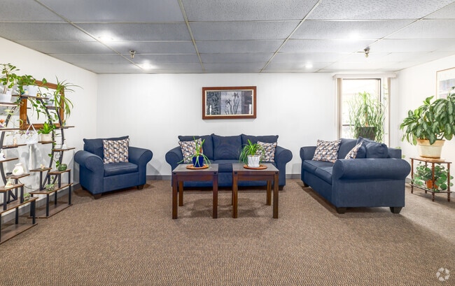 Lobby - Washington Square - 62+ Senior