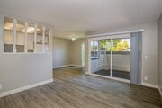 2BR, 1BA - 900SF
