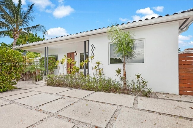 Photo - 9065 Emerson Ave