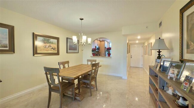 Photo - 1516 Whitehall Dr Unidad 303