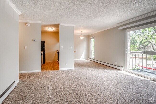 2 BR, 1 BA - 800 SF