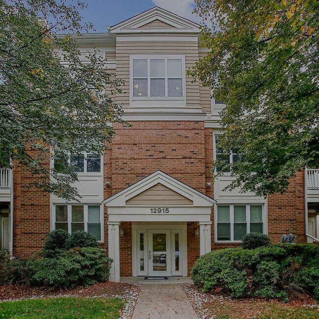 Building Photo - 12915 Alton Square Unit 301