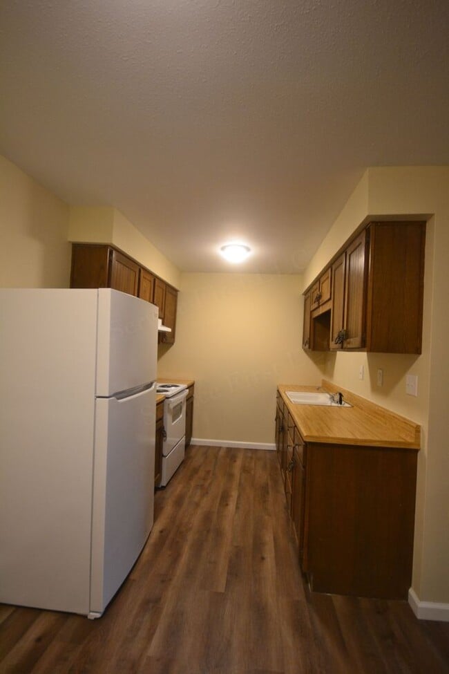 Photo - Warsaw Apartments Unit 01