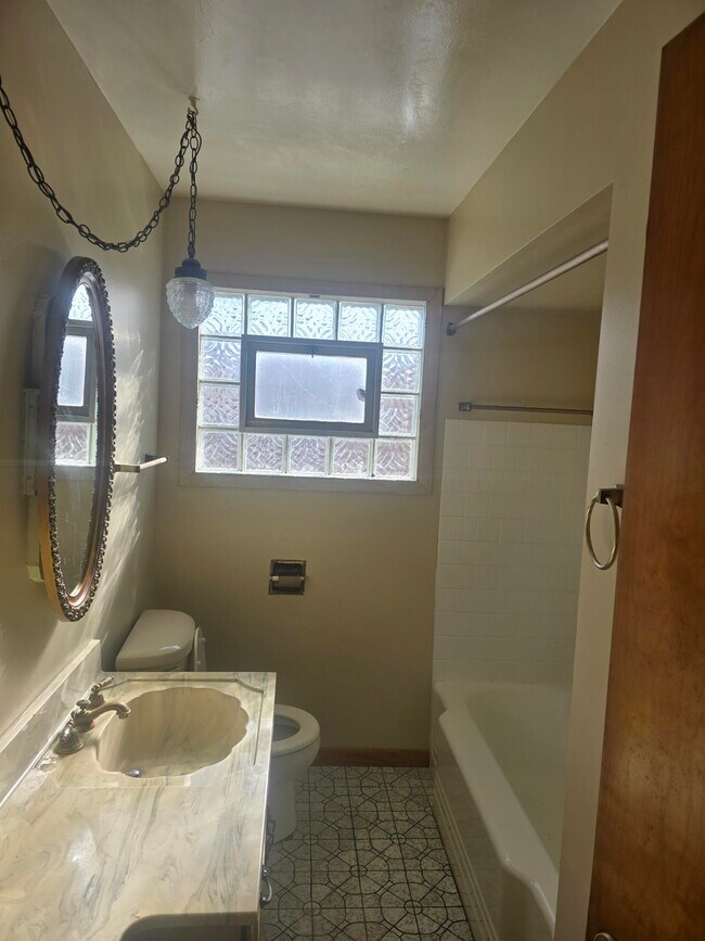 Photo - 15639 Ingleside Ave