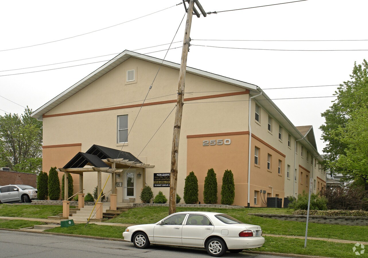2550 Sutton Blvd - 2550 Sutton Blvd Apartments