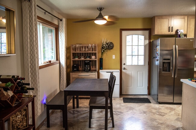 Photo - 6647 N Astor St Unidad A