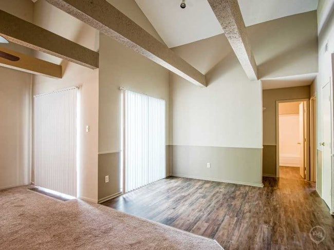 2 Bedroom Large Living Space