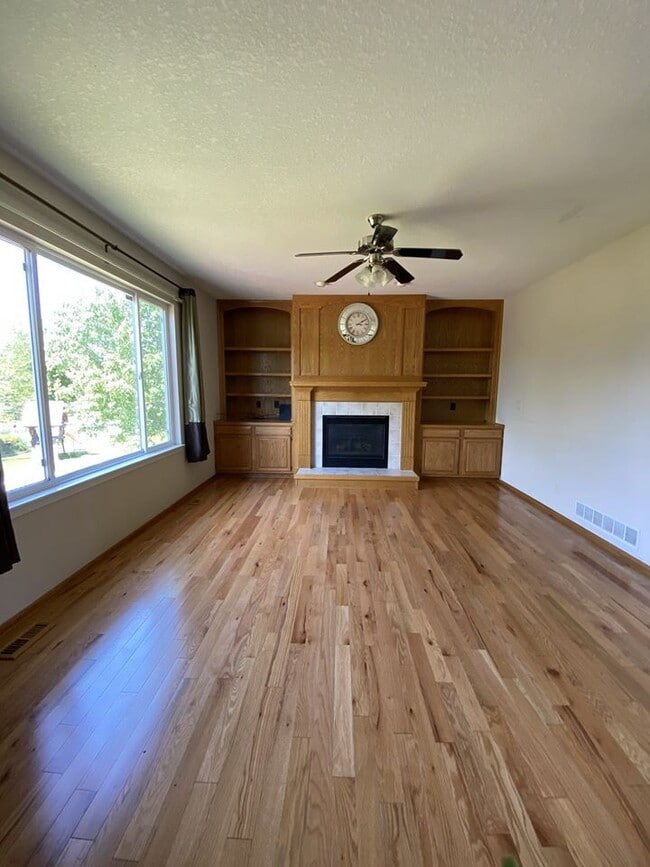 Photo - 9015 Telford Cir