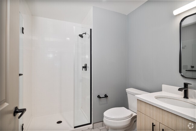 1BR, 1BA - 647SF - Bathroom - C