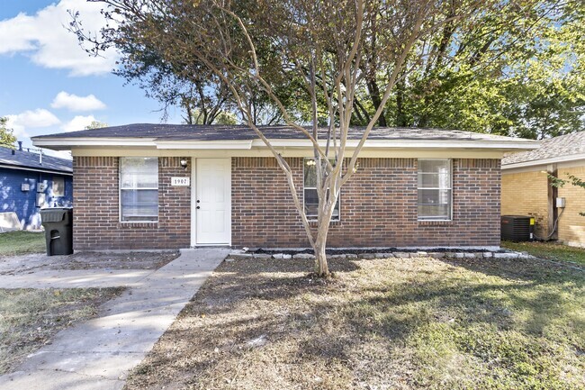 Building Photo - 1907 Orman St Rental