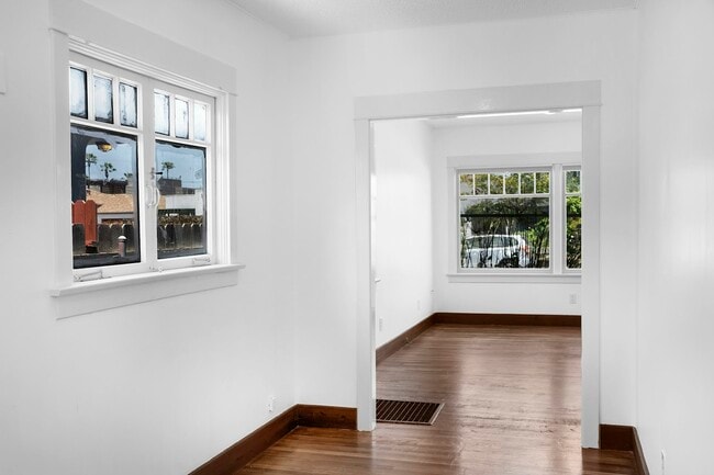 Building Photo - 4741 Brighton Ave Rental