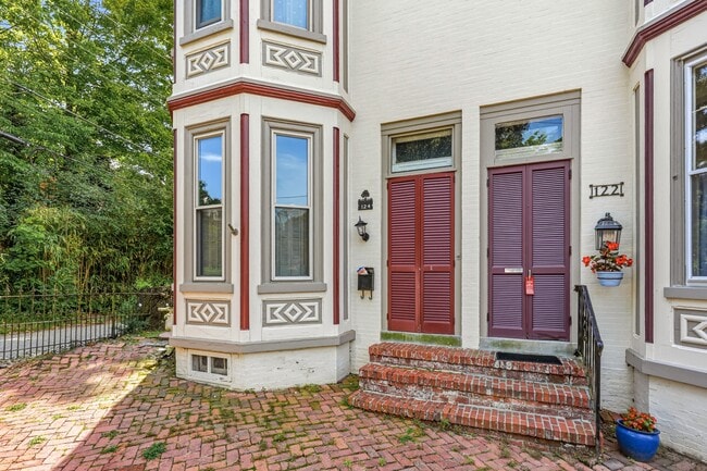 Photo - 124 E Biddle St