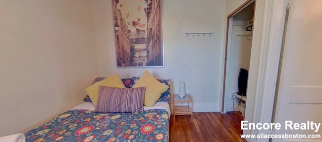 Photo - 56 Queensberry St Unit 6