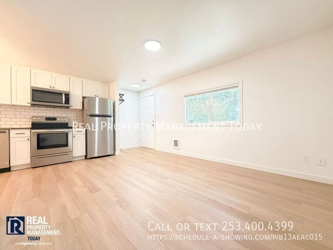 Photo - 7619 Douglas St W Unit 3