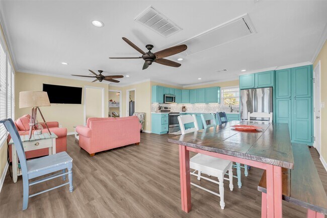 Photo - 610 Surf Dr