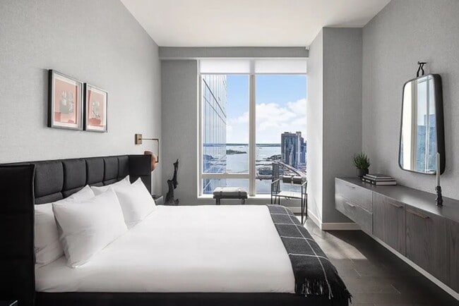 Photo - One Manhattan Square Unit 57L