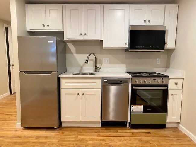 Building Photo - 42 Irving St Unit B Rental
