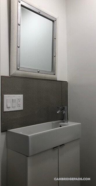 Photo - 254 Windsor St Unit 3R