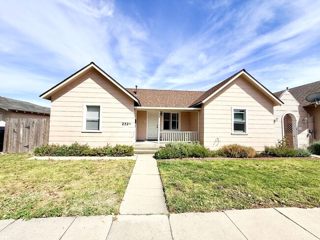 Building Photo - G232-P Unit 232 1/2