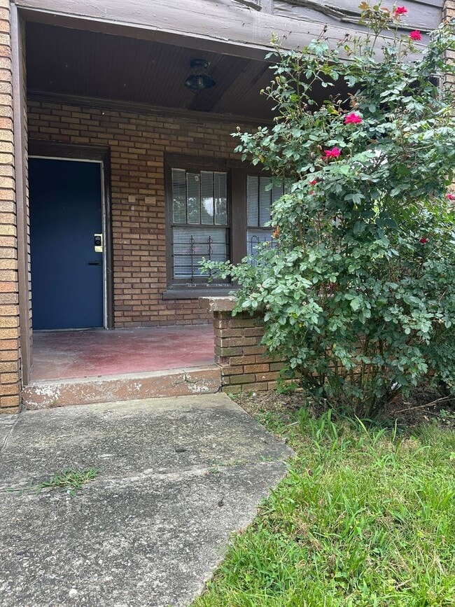 Photo - 1229 8th Ave W Unit Apt B
