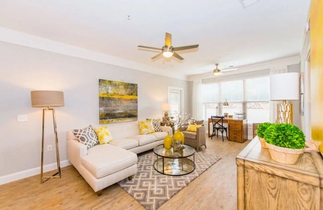 Photo - Palisades at Paris Mountain I & II