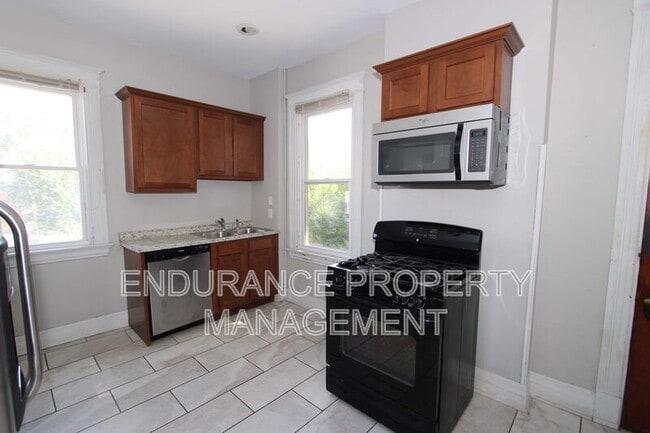 Photo - 2541 Melrose Ave Unit 2
