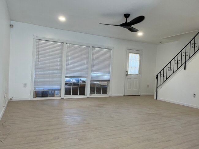 Photo - 65 Peacock Ln