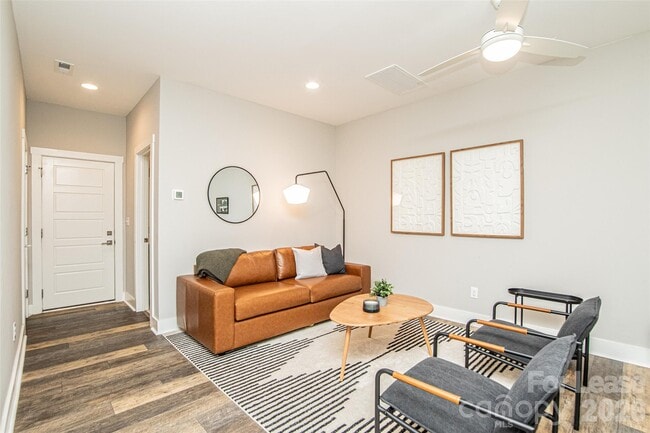 Photo - 1134 E 36th St