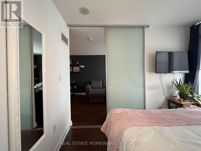 Photo - 705-4k Spadina Ave. Unité 1916