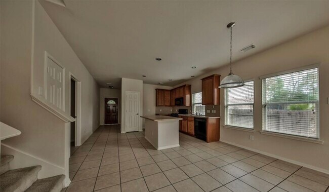 Photo - 18 Milepost Ct