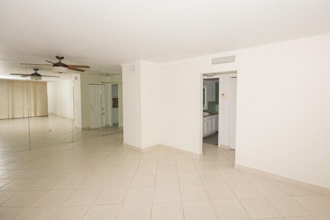Photo - 301 Croton Ave Unit 201