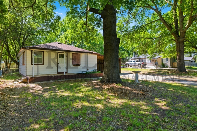 Photo - 107 Queen St