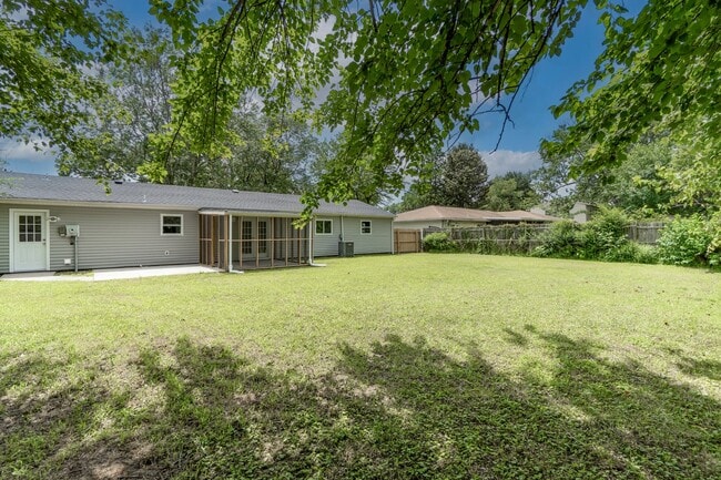 Photo - 2916 Knight Rd