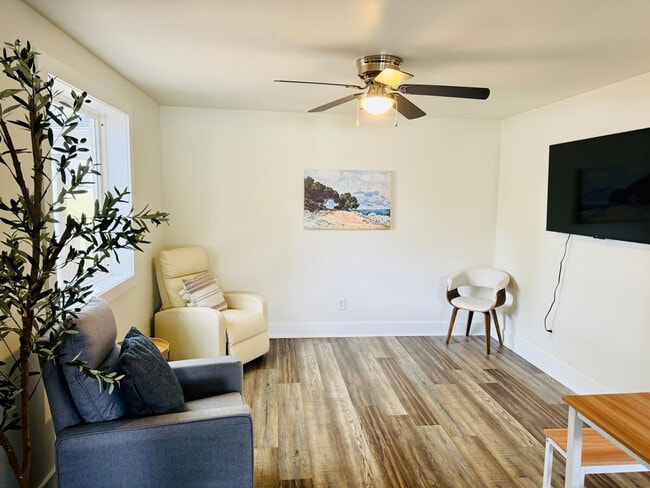 Building Photo - 104 Smythe St Rental