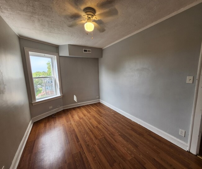 8408 S Kingston Ave Unit 3