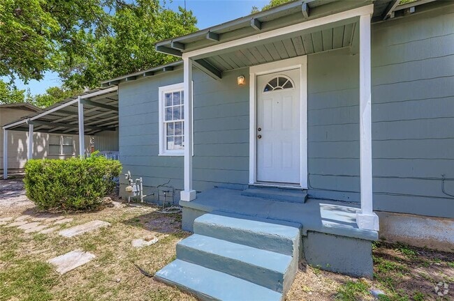 Building Photo - 700 W St Johns Ave Rental