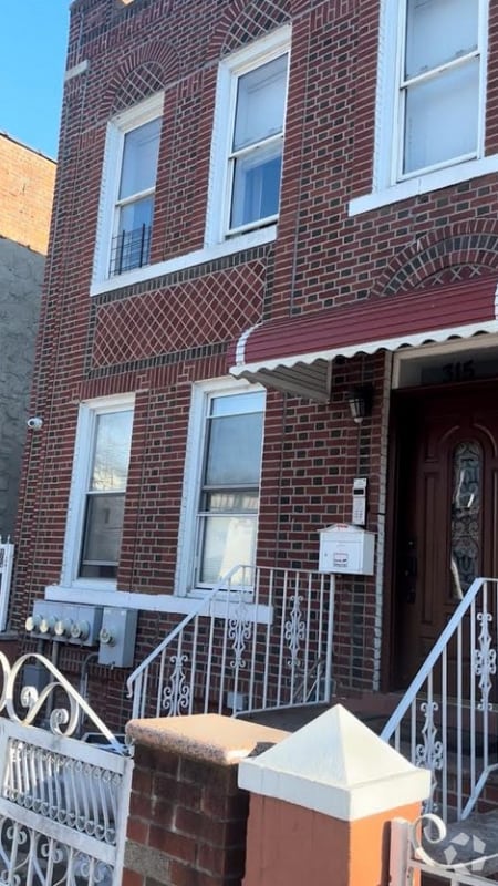 Building Photo - 315 Legion St Rental