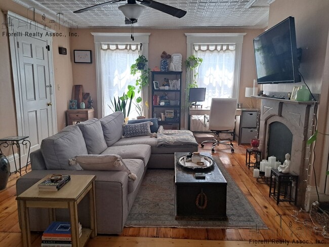 Building Photo - 46 Princeton St Unit 1 Rental