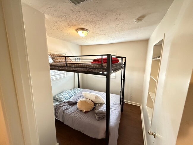 Photo - 5239 Kiam St