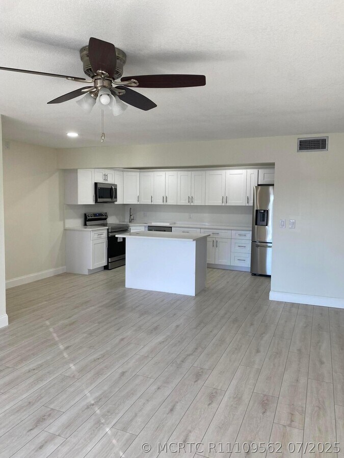 Photo - 1455 SW Silver Pine Way Unit 106-B2