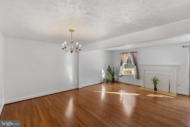 Photo - 10877 Olde Woods Way