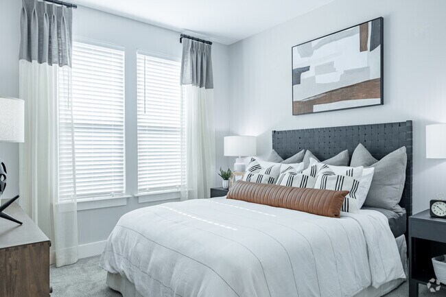 2BR, 2BA - 1,074SF