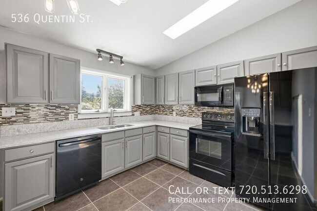 Photo - 536 Quentin St