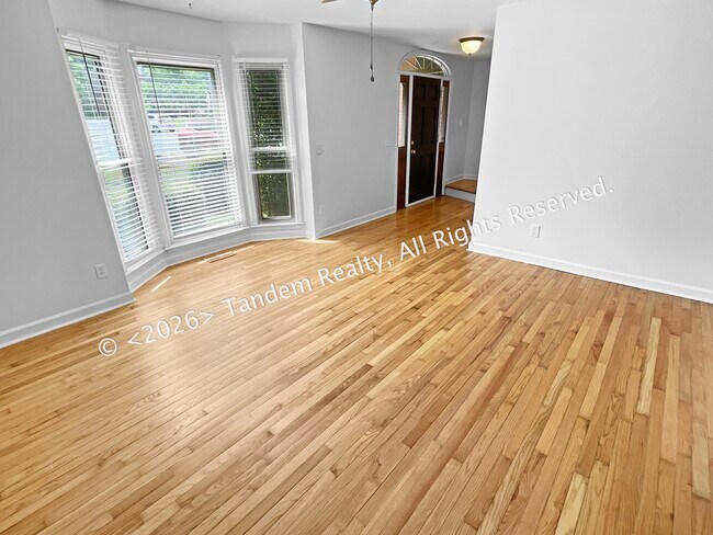 Photo - 309 Oakcrest Ct