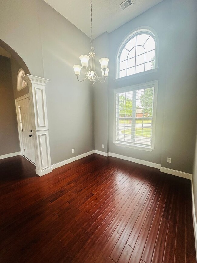 Photo - 709 Loudon Hill Dr