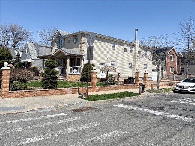 Photo - 147-17 249th St